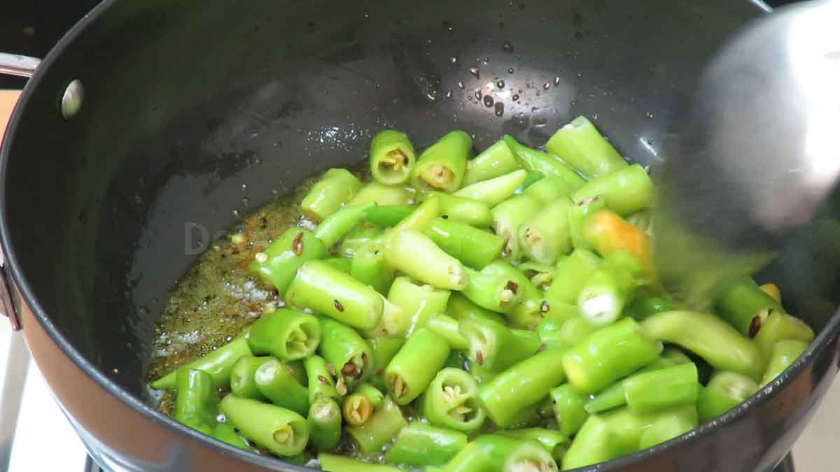 chopped green chilli